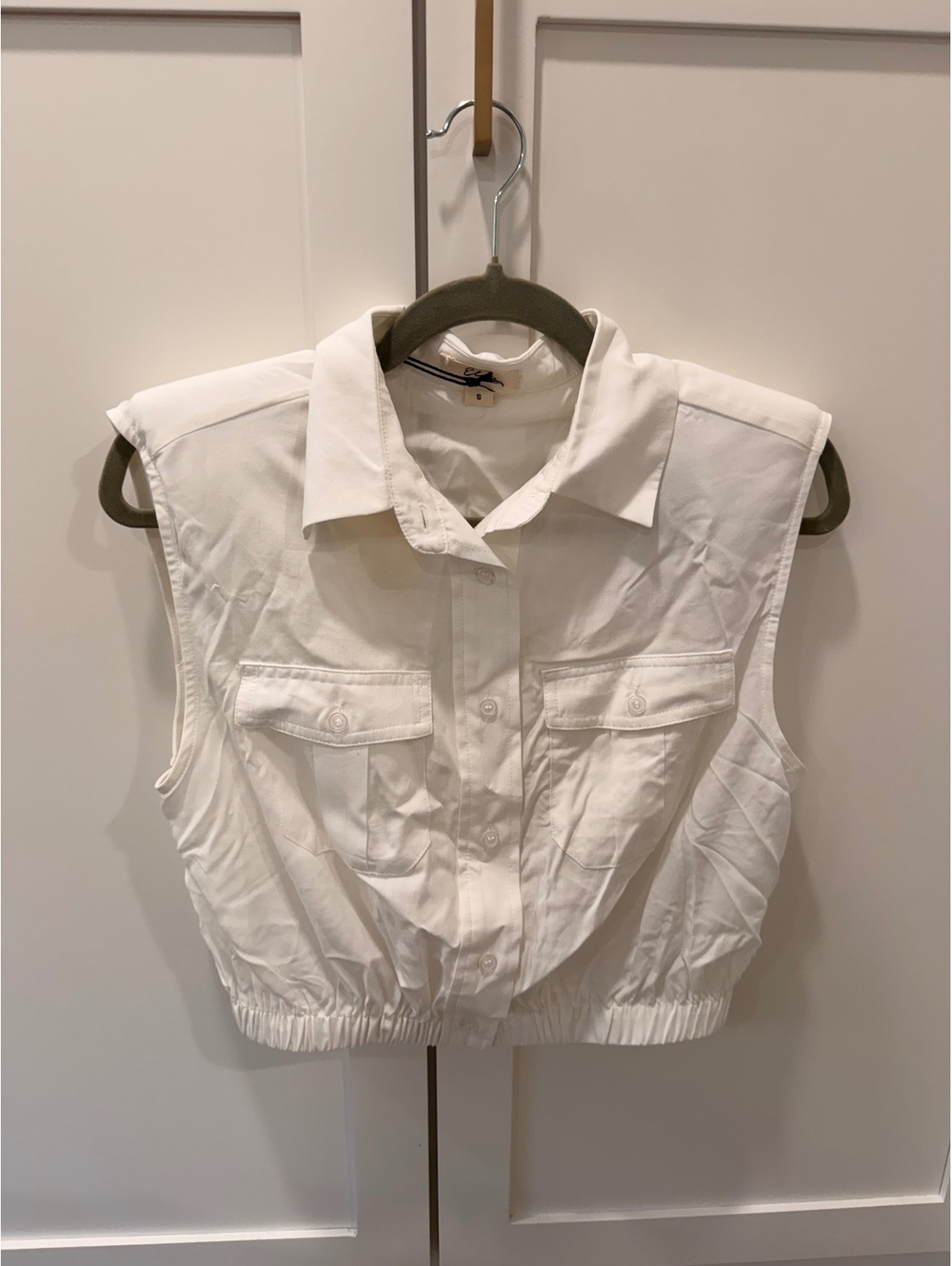 Elan white cotton cropped vest